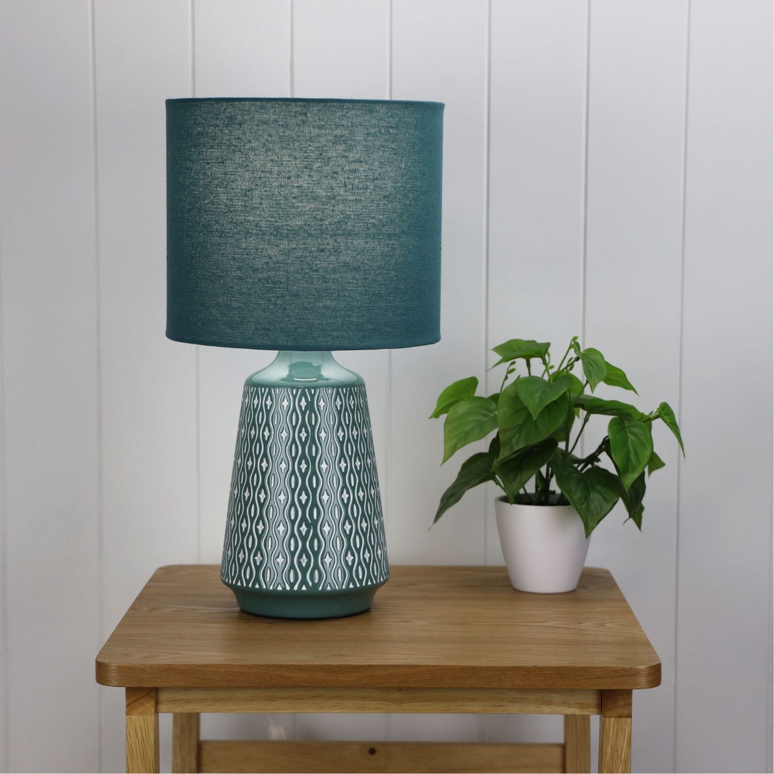 MOANA Ceramic Table Lamp with Shade