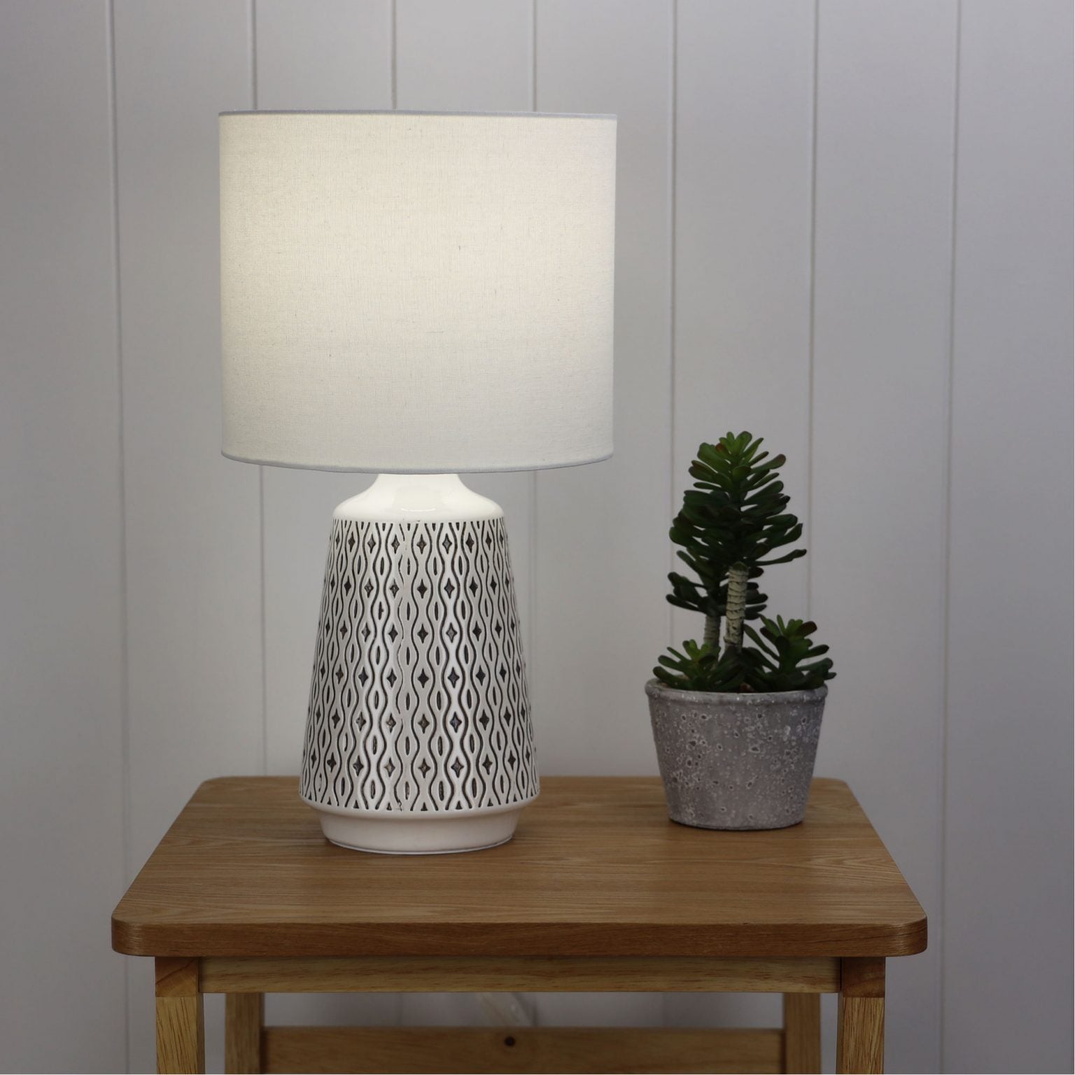 MOANA Ceramic Table Lamp with Shade