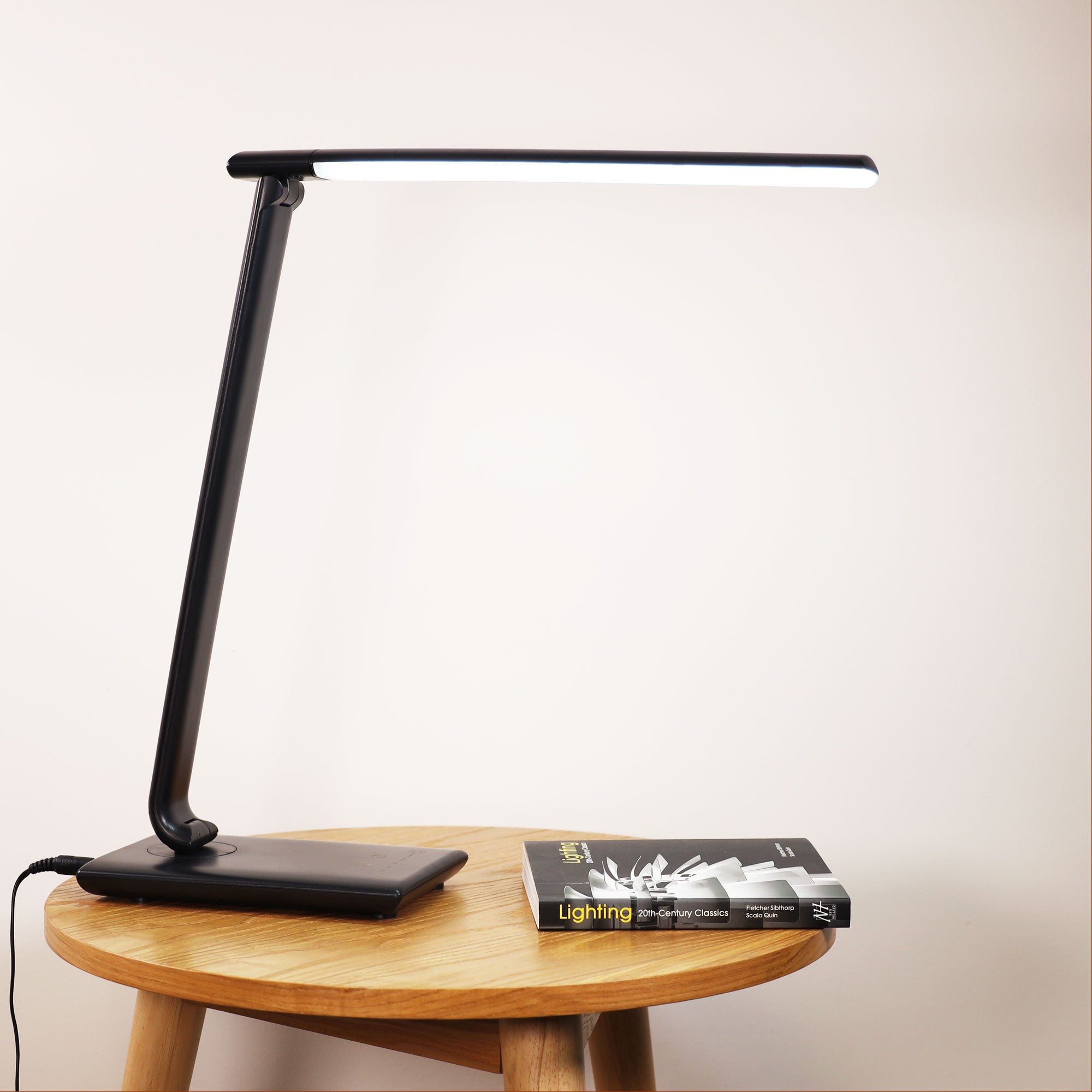 LUKE Desk Lamp, Tri CCT and USB (Black)