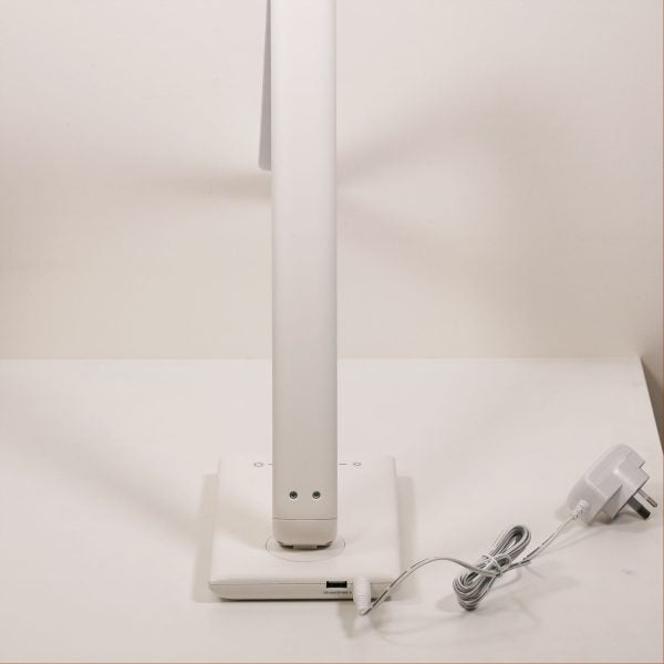 LUKE Desk Lamp, Tri CCT and USB (White)