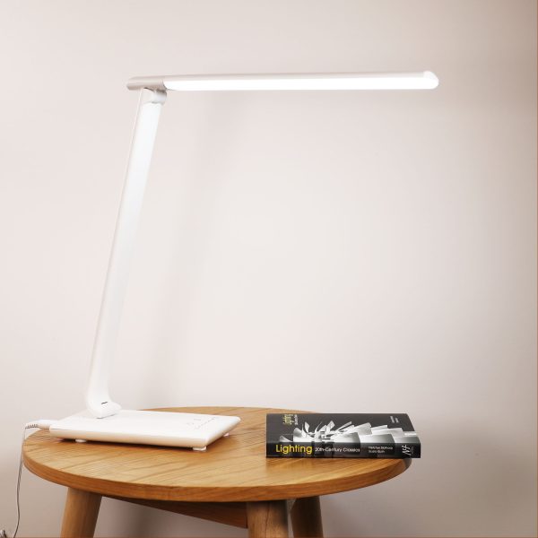 LUKE Desk Lamp, Tri CCT and USB (White)