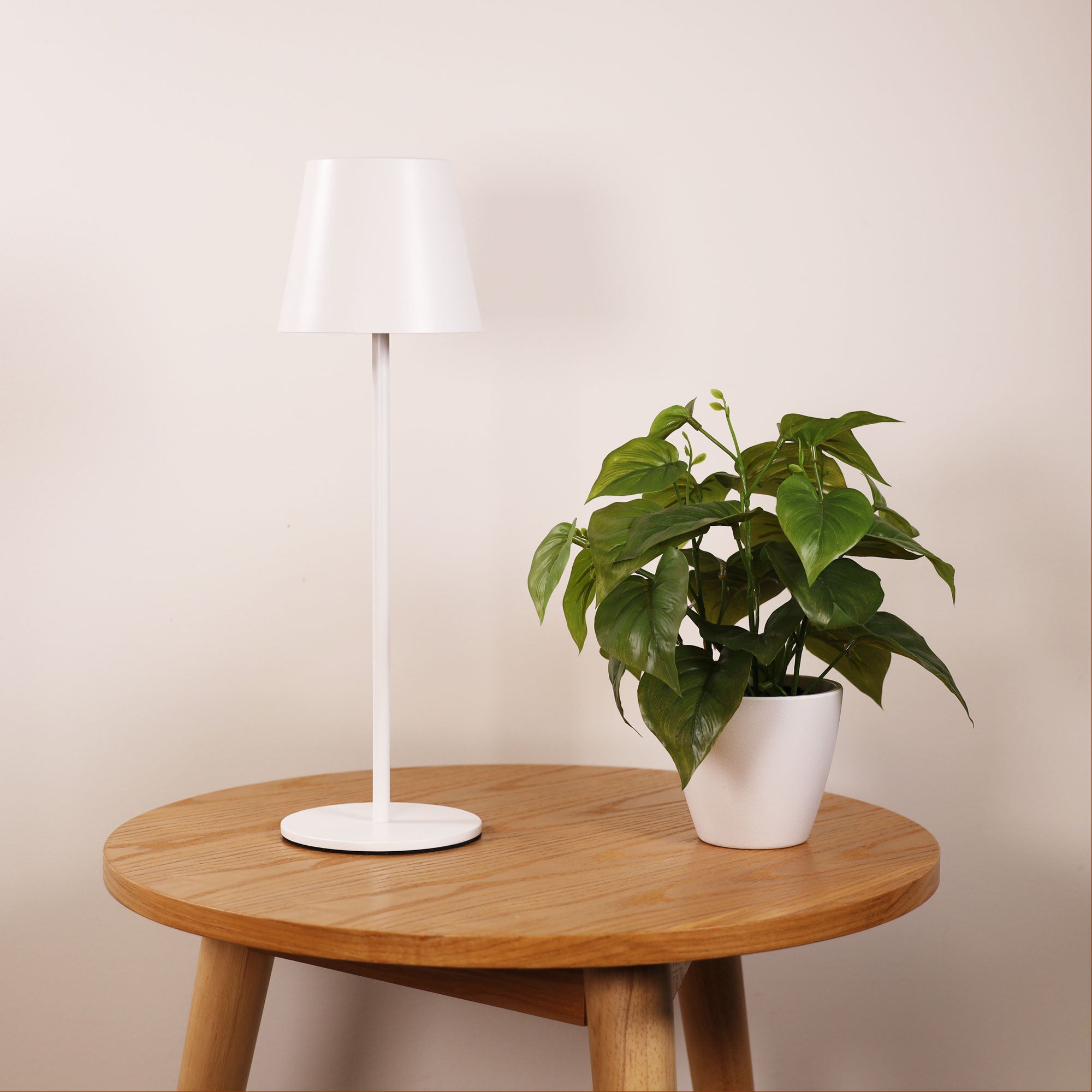 MINDY WHITE Rechargeable Table Lamp lifestyle