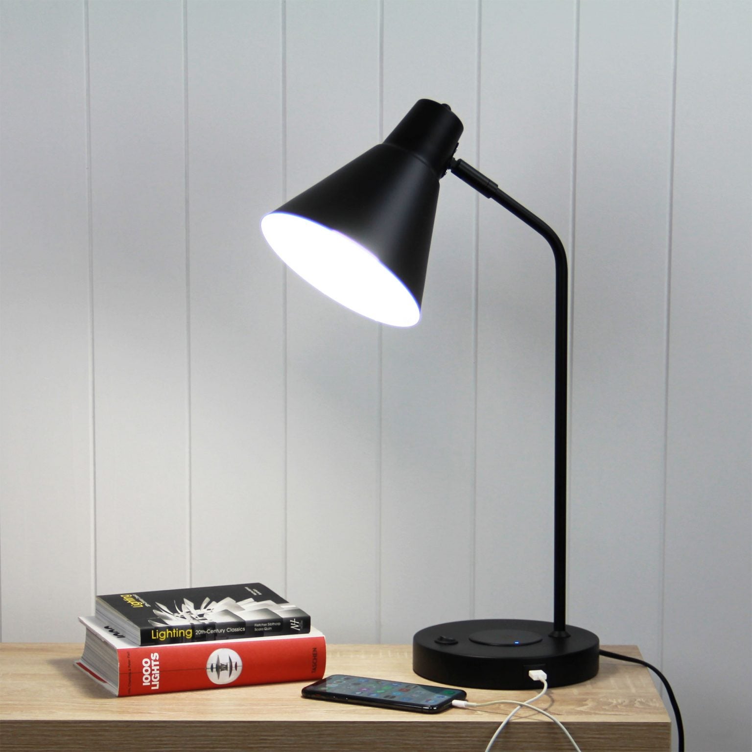 TARGA Desk Lamp with USB and wireless charging