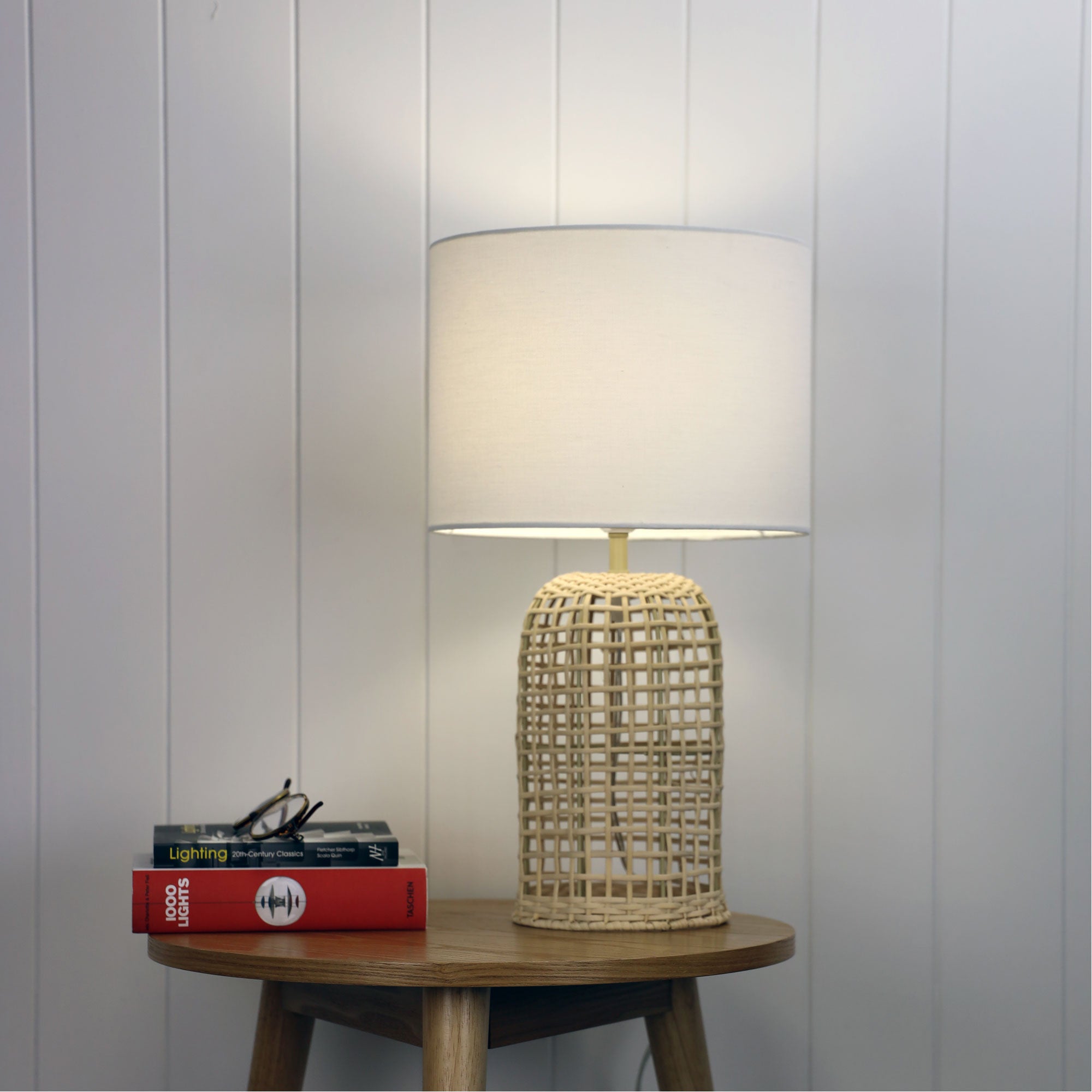 BRIZO Table Lamp, Rattan Base Cotton Shade (White, Natural)