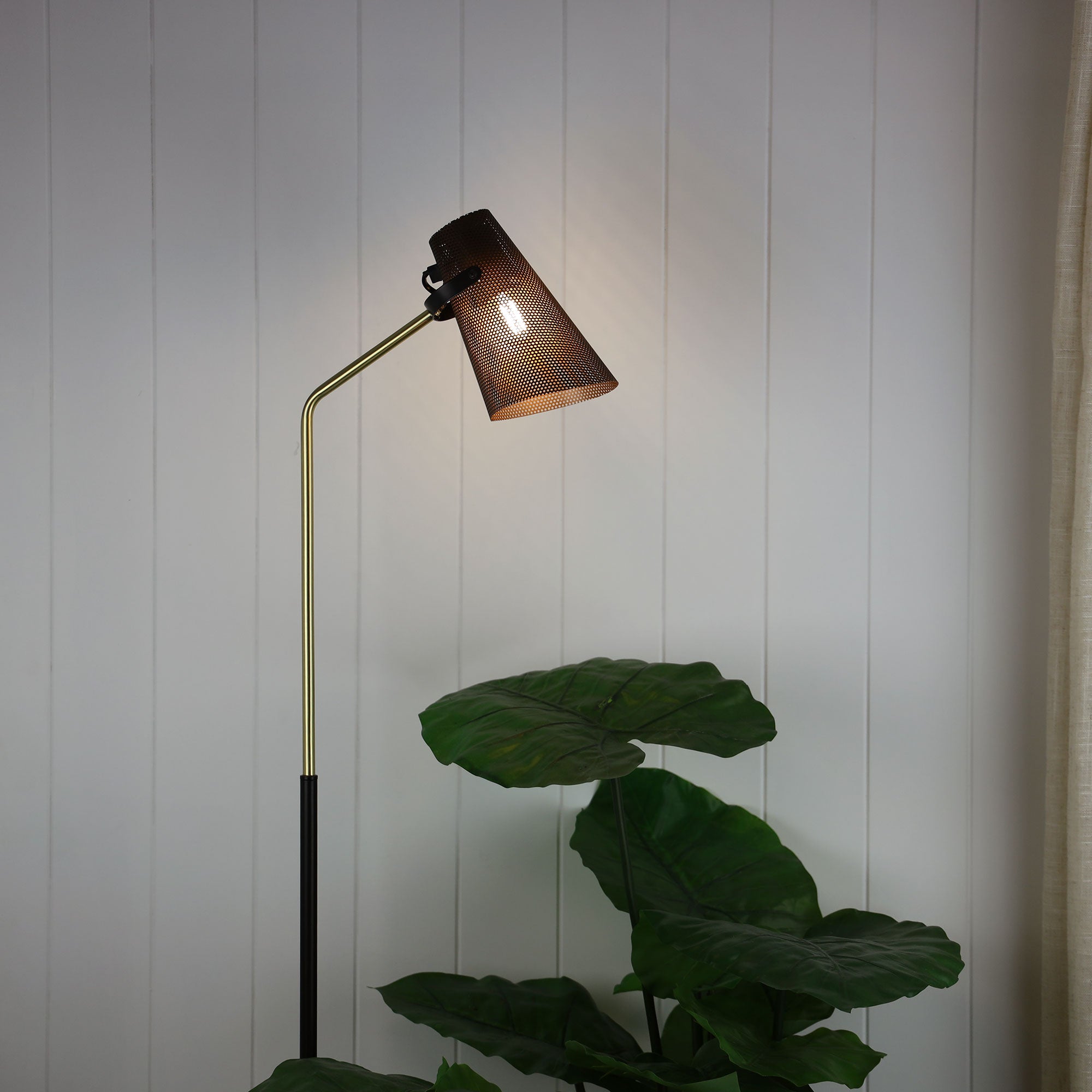 PERFO Floor Lamp lifestyle