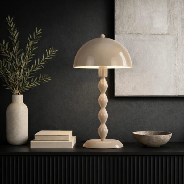 ESTIQ TABLE LAMP